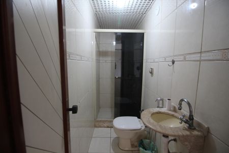 Casa à venda com 412m², 5 quartos e 3 vagasBanheiro Social 2