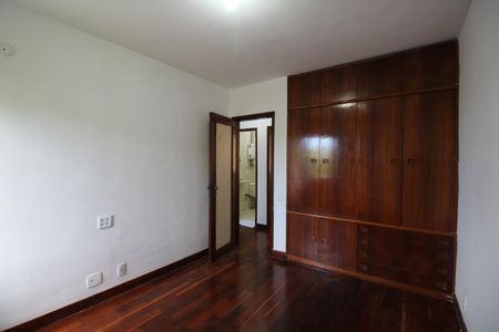Casa à venda com 412m², 5 quartos e 3 vagasQuarto 3