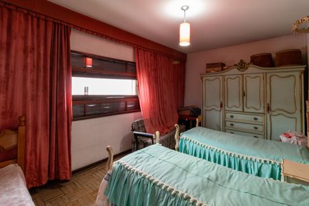 Casa à venda com 500m², 3 quartos e 6 vagas Casa à venda com 500m², 3 quartos e 6 vagasQuarto 3