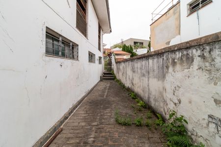 Casa à venda com 500m², 3 quartos e 6 vagas Casa à venda com 500m², 3 quartos e 6 vagasÁrea externa