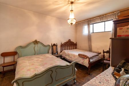 Casa à venda com 500m², 3 quartos e 6 vagas Casa à venda com 500m², 3 quartos e 6 vagasQuarto 1