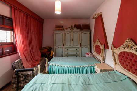 Casa à venda com 500m², 3 quartos e 6 vagas Casa à venda com 500m², 3 quartos e 6 vagasQuarto 3