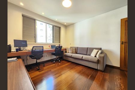 Apartamento à venda com 196m², 4 quartos e 2 vagas Apartamento à venda com 196m², 4 quartos e 2 vagasQuarto 4