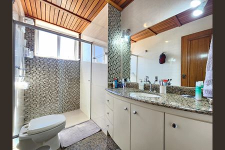 Apartamento à venda com 196m², 4 quartos e 2 vagas Apartamento à venda com 196m², 4 quartos e 2 vagasBanheiro Social