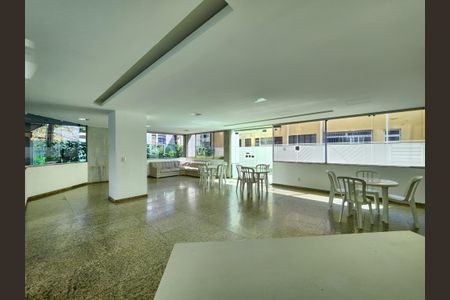 Apartamento à venda com 196m², 4 quartos e 2 vagas Apartamento à venda com 196m², 4 quartos e 2 vagasSalão de Festas