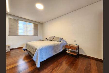 Apartamento à venda com 196m², 4 quartos e 2 vagas Apartamento à venda com 196m², 4 quartos e 2 vagasSuíte