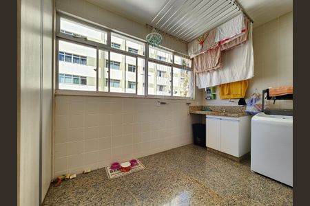 Apartamento à venda com 196m², 4 quartos e 2 vagas Apartamento à venda com 196m², 4 quartos e 2 vagasÁrea de Serviço