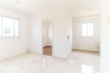 Sala de apartamento para alugar com 2 quartos, 38m² em Guaianazes, São Paulo