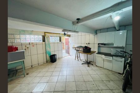 Casa à venda com 82m², 2 quartos e 1 vagaPorão