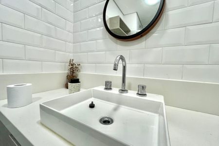 Apartamento à venda com 63m², 2 quartos e 1 vaga Apartamento à venda com 63m², 2 quartos e 1 vagaBanheiro Corredor