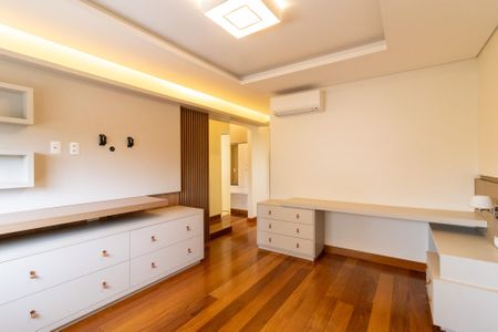 Apartamento à venda com 189m², 3 quartos e 3 vagasSuíte 1