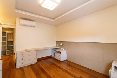 Apartamento à venda com 189m², 3 quartos e 3 vagasSuíte 1