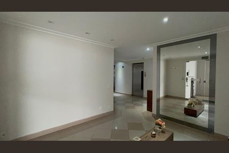 Apartamento à venda com 80m², 2 quartos e 1 vaga Apartamento à venda com 80m², 2 quartos e 1 vagaHall de entrada