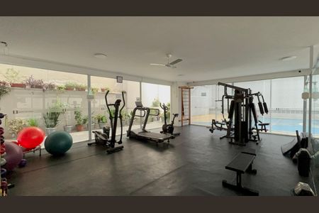 Apartamento à venda com 80m², 2 quartos e 1 vaga Apartamento à venda com 80m², 2 quartos e 1 vagaAcademia