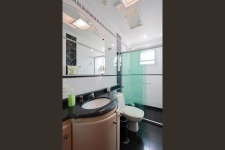 Apartamento à venda com 122m², 3 quartos e 2 vagas Apartamento à venda com 122m², 3 quartos e 2 vagasBanheiro social