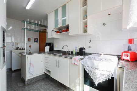 Apartamento à venda com 122m², 3 quartos e 2 vagas Apartamento à venda com 122m², 3 quartos e 2 vagasCozinha