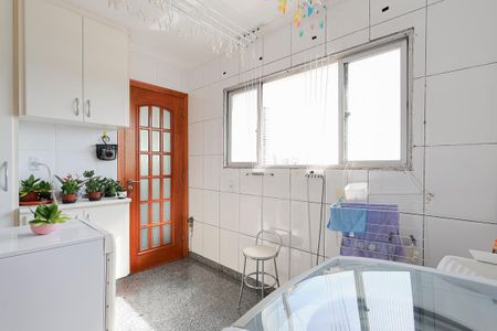 Apartamento à venda com 122m², 3 quartos e 2 vagas Apartamento à venda com 122m², 3 quartos e 2 vagasÁrea de serviço