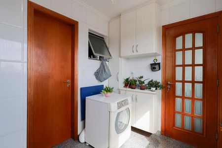 Apartamento à venda com 122m², 3 quartos e 2 vagas Apartamento à venda com 122m², 3 quartos e 2 vagasÁrea de serviço