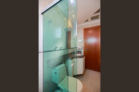 Apartamento à venda com 122m², 3 quartos e 2 vagas Apartamento à venda com 122m², 3 quartos e 2 vagasBanheiro da suíte