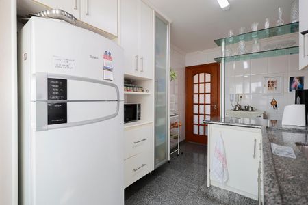 Apartamento à venda com 122m², 3 quartos e 2 vagas Apartamento à venda com 122m², 3 quartos e 2 vagasCozinha