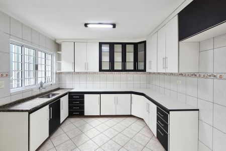 Casa à venda com 125m², 2 quartos e 2 vagasCozinha - Armários