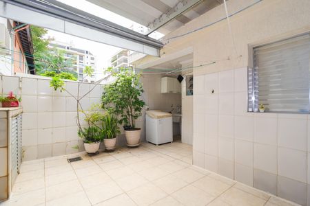 Casa à venda com 125m², 3 quartos e 2 vagas Casa à venda com 125m², 3 quartos e 2 vagasÁrea externa