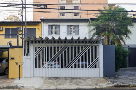 Casa à venda com 125m², 3 quartos e 2 vagas Casa à venda com 125m², 3 quartos e 2 vagasFachada