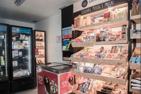 Studio à venda com 24m², 1 quarto e sem vaga Studio à venda com 24m², 1 quarto e sem vagaÁrea comum - Loja de conveniência