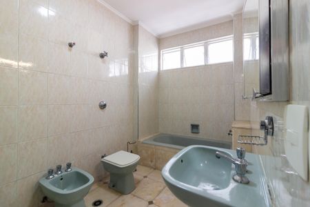 Apartamento para alugar com 142m², 3 quartos e 2 vagas Apartamento para alugar com 142m², 3 quartos e 2 vagasBanheiro da Suíte