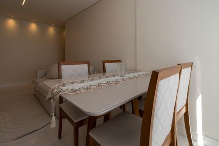 Apartamento à venda com 53m², 2 quartos e 1 vaga Apartamento à venda com 53m², 2 quartos e 1 vagaSala