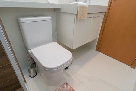 Apartamento à venda com 53m², 2 quartos e 1 vaga Apartamento à venda com 53m², 2 quartos e 1 vagaBanheiro Social