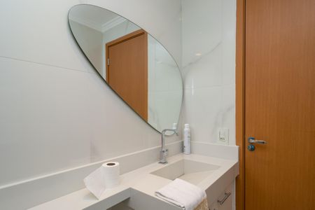 Apartamento à venda com 53m², 2 quartos e 1 vaga Apartamento à venda com 53m², 2 quartos e 1 vagaBanheiro Social