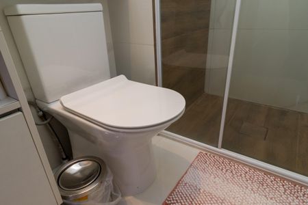 Apartamento à venda com 53m², 2 quartos e 1 vaga Apartamento à venda com 53m², 2 quartos e 1 vagaBanheiro Social