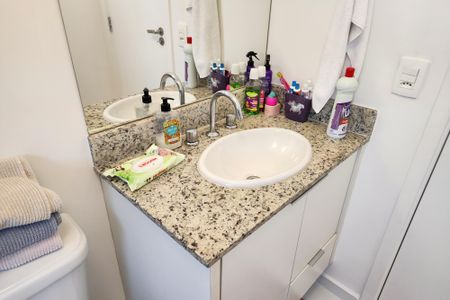 Apartamento à venda com 107m², 3 quartos e 2 vagasBanheiro da Suíte