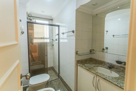 Apartamento à venda com 130m², 4 quartos e 2 vagas Apartamento à venda com 130m², 4 quartos e 2 vagasBanheiro Social