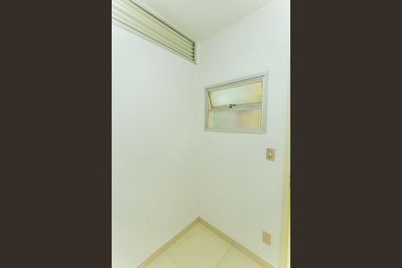 Apartamento à venda com 130m², 4 quartos e 2 vagas Apartamento à venda com 130m², 4 quartos e 2 vagasQuarto de Serviço