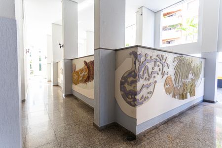 Apartamento à venda com 130m², 4 quartos e 2 vagas Apartamento à venda com 130m², 4 quartos e 2 vagasHall de entrada