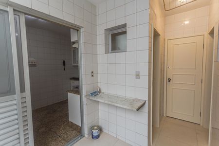 Apartamento à venda com 130m², 4 quartos e 2 vagas Apartamento à venda com 130m², 4 quartos e 2 vagasÁrea de Serviço