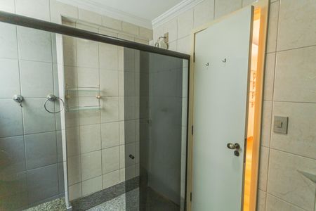 Apartamento à venda com 130m², 4 quartos e 2 vagas Apartamento à venda com 130m², 4 quartos e 2 vagasBanheiro da Suíte
