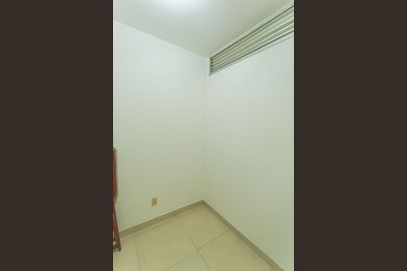 Apartamento à venda com 130m², 4 quartos e 2 vagas Apartamento à venda com 130m², 4 quartos e 2 vagasQuarto de Serviço