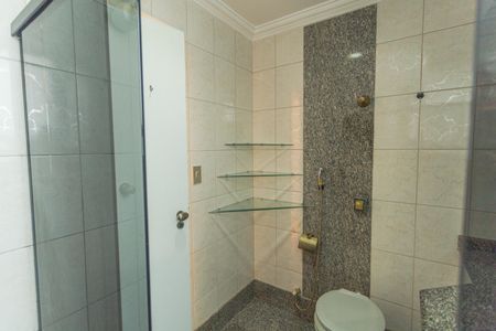 Apartamento à venda com 130m², 4 quartos e 2 vagas Apartamento à venda com 130m², 4 quartos e 2 vagasBanheiro da Suíte