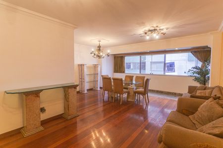 Apartamento à venda com 130m², 4 quartos e 2 vagas Apartamento à venda com 130m², 4 quartos e 2 vagasPlaca