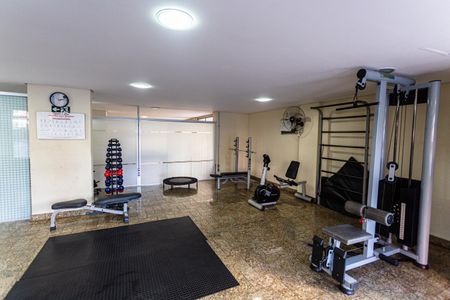 Apartamento à venda com 130m², 4 quartos e 2 vagas Apartamento à venda com 130m², 4 quartos e 2 vagasÁrea comum - Academia