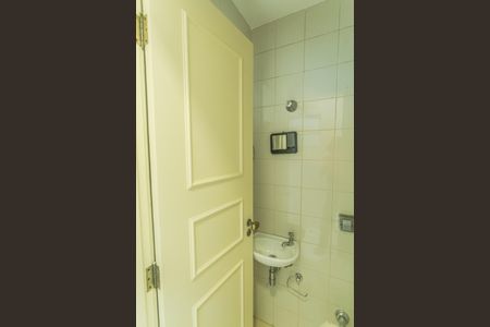 Apartamento à venda com 130m², 4 quartos e 2 vagas Apartamento à venda com 130m², 4 quartos e 2 vagasBanheiro de serviço