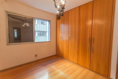 Apartamento à venda com 130m², 4 quartos e 2 vagas Apartamento à venda com 130m², 4 quartos e 2 vagasSuíte