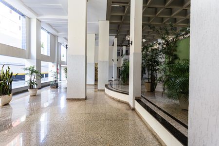 Apartamento à venda com 130m², 4 quartos e 2 vagas Apartamento à venda com 130m², 4 quartos e 2 vagasHall de entrada