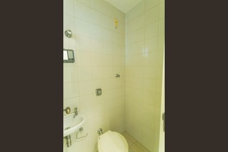 Apartamento à venda com 130m², 4 quartos e 2 vagas Apartamento à venda com 130m², 4 quartos e 2 vagasBanheiro de serviço