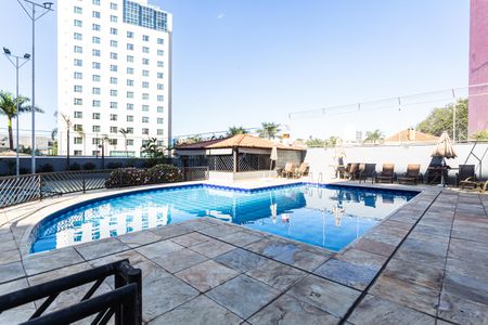 Apartamento à venda com 130m², 4 quartos e 2 vagas Apartamento à venda com 130m², 4 quartos e 2 vagasÁrea comum - Piscina