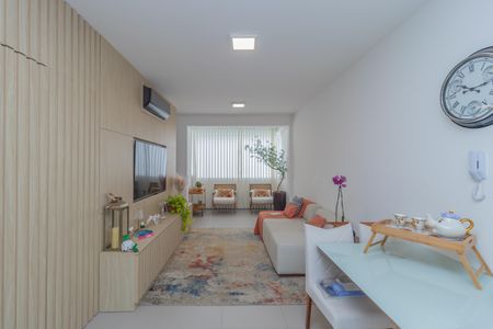 Apartamento à venda com 130m², 2 quartos e 2 vagas Apartamento à venda com 130m², 2 quartos e 2 vagasSala