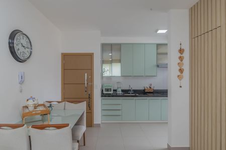 Apartamento à venda com 130m², 2 quartos e 2 vagas Apartamento à venda com 130m², 2 quartos e 2 vagasSala